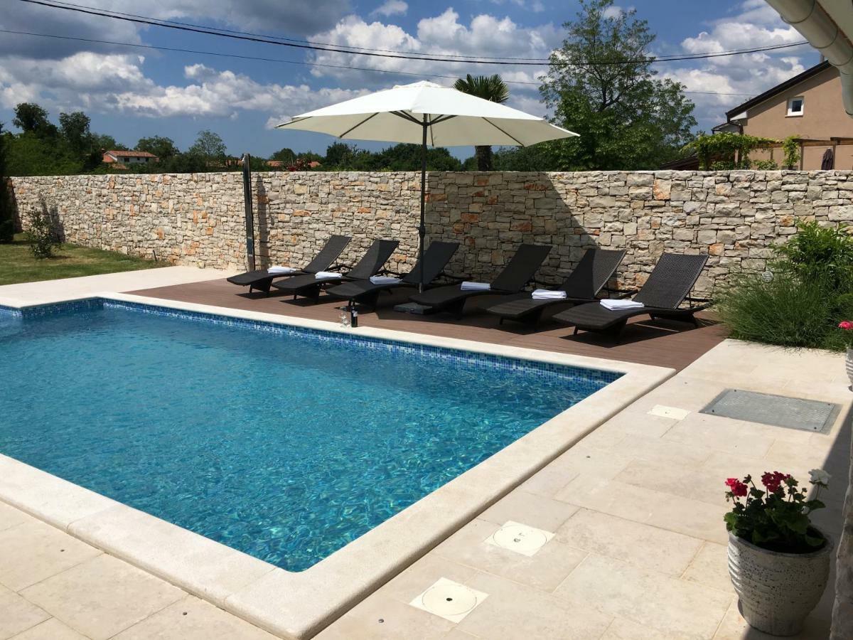 Villa Blanca With A Heated Private Pool Ruzici  Zewnętrze zdjęcie