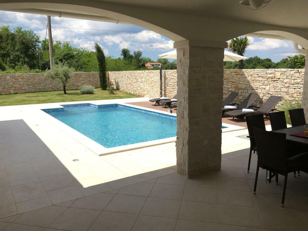 Villa Blanca With A Heated Private Pool Ruzici  Zewnętrze zdjęcie