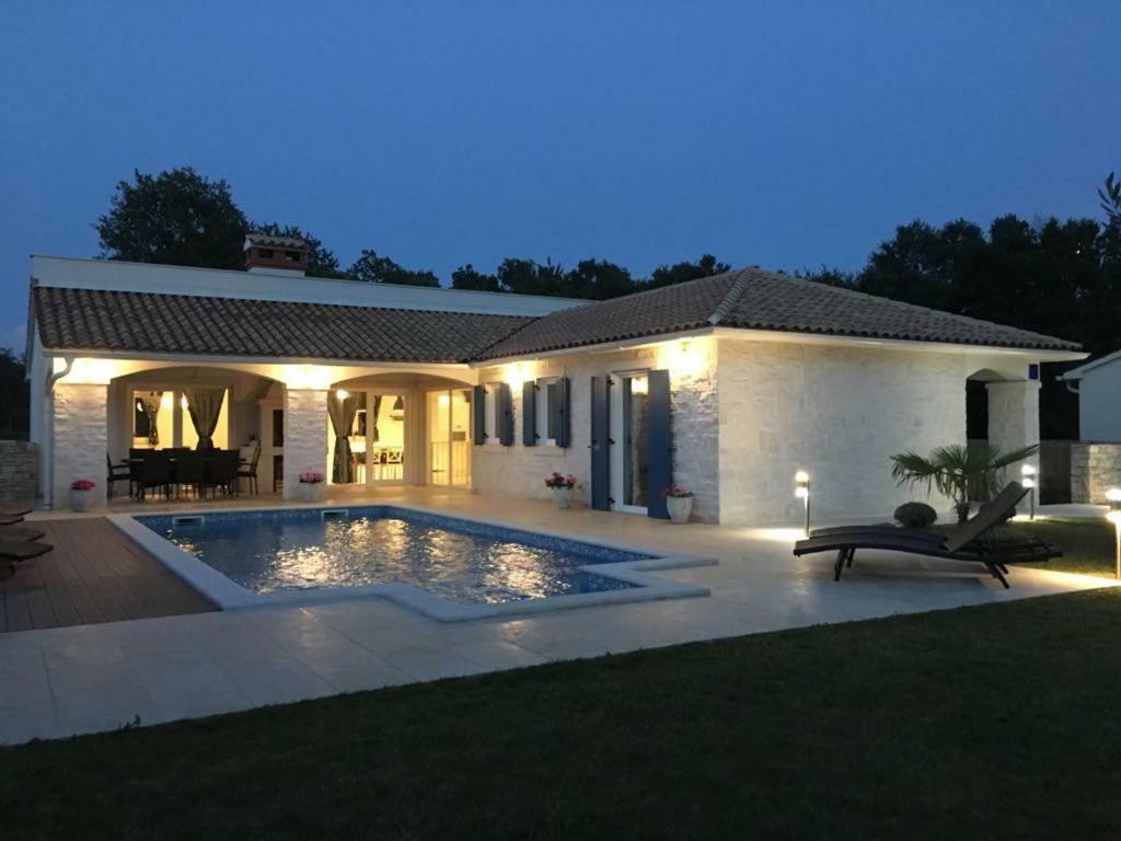 Villa Blanca With A Heated Private Pool Ruzici  Zewnętrze zdjęcie
